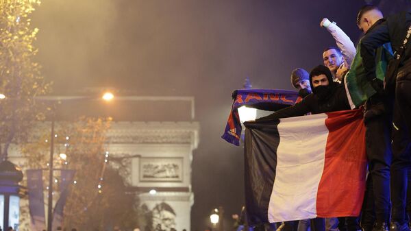 les Champs-Élysées après la victoire des Bleus face au Maroc - Sputnik Afrique