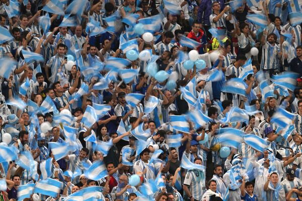 Les fans de l&#x27;équipe nationale d&#x27;Argentine avant le début du match final du Mondial contre la France. - Sputnik Afrique