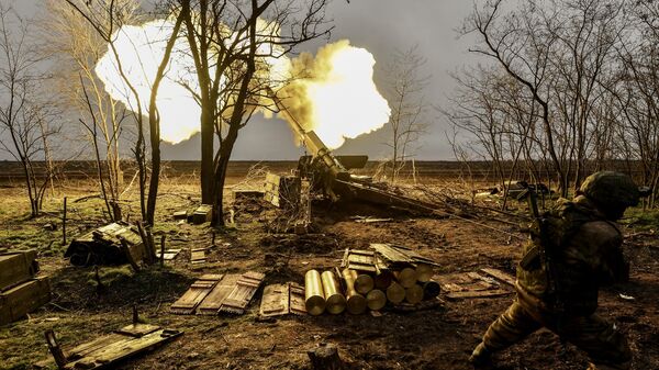 Un tir d'artillerie russe contre des positions des forces de Kiev dans la région de Zaporojié - Sputnik Afrique