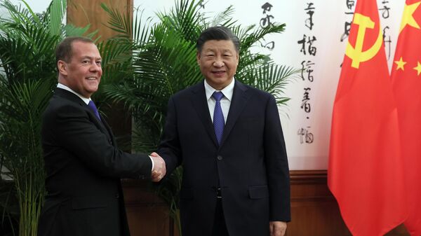 Dmitri Medvedev et Xi Jinping à Pékin - Sputnik Afrique