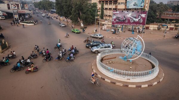 Un rond point avec le symbole des Nations unies à Ouagadougou, capitale du Burkina Faso - Sputnik Afrique