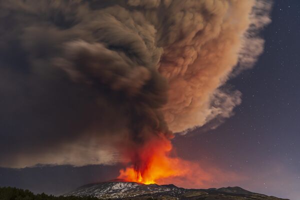 Fin février, l&#x27;Etna est de nouveau entré en éruption en Sicile. C&#x27;est le volcan le plus actif d&#x27;Europe. - Sputnik Afrique