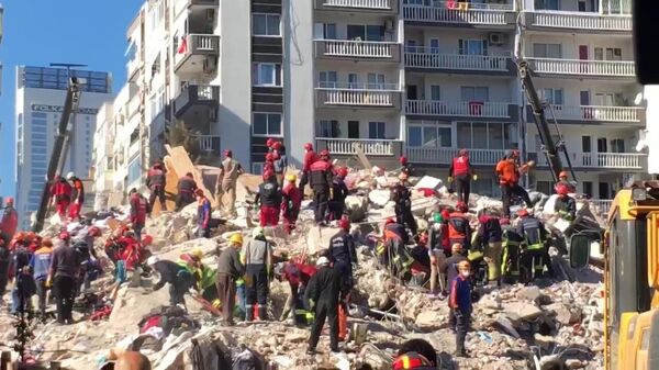 Des conséquences du tremblement de terre à Ismir, en Turquie, le 6 février 2023 - Sputnik Afrique