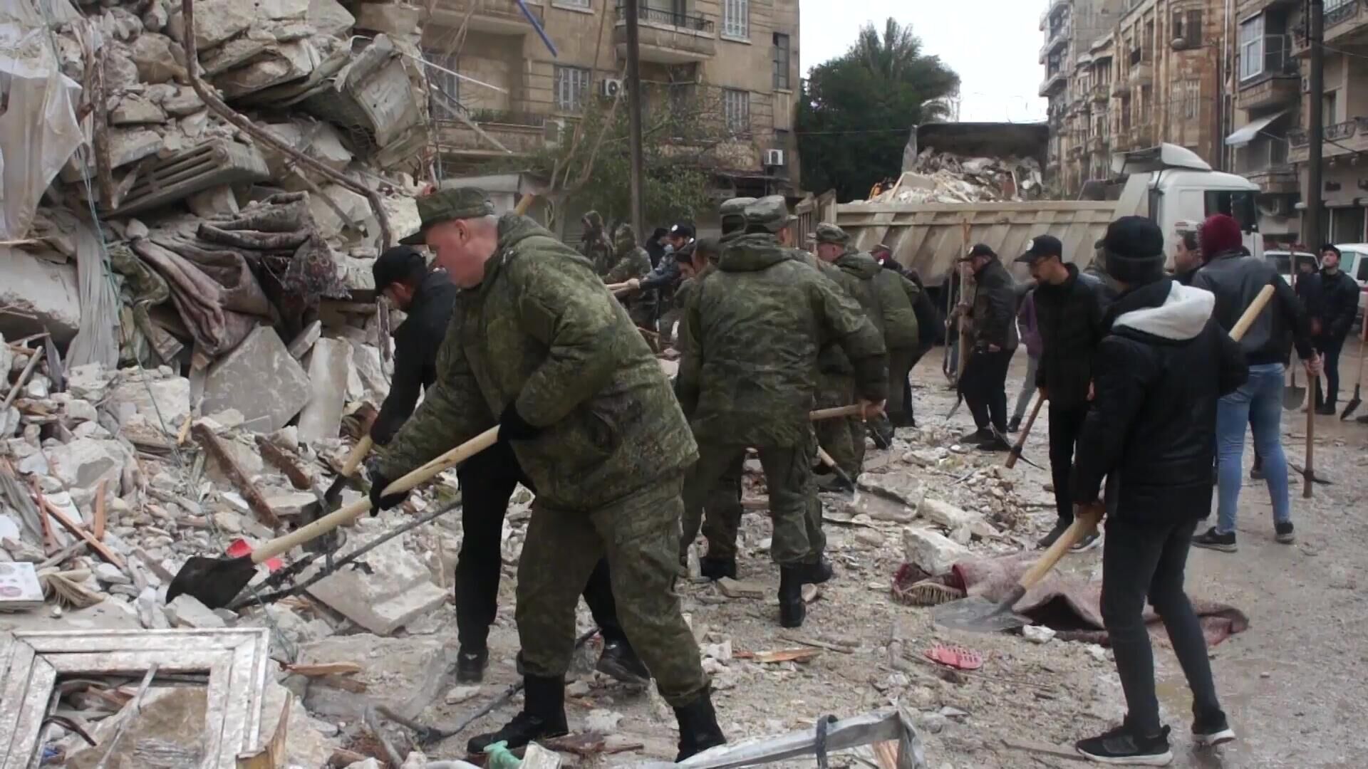 Des soldats russes aident à déblayer les décombres en Syrie après le séisme du 6 février 2023 - Sputnik Afrique, 1920, 09.02.2023