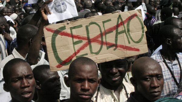 Manifestants au Mali - Sputnik Afrique