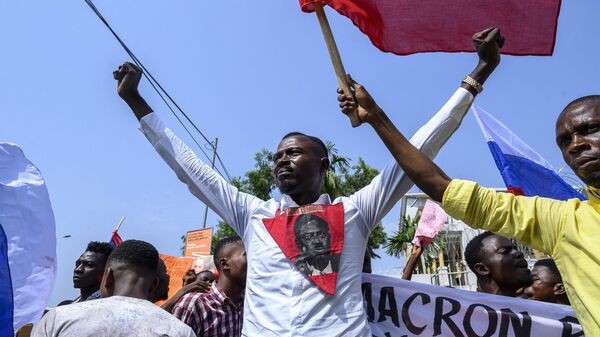 Des Congolais marchent contre la venue du Président français sur leur sol - Sputnik Afrique