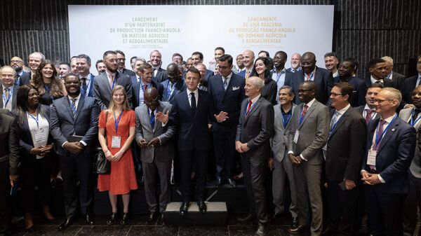 Emmanuel Macron en Angola  - Sputnik Afrique
