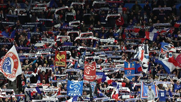 Des supporters lors du match de football de qualification de l'UEFA Euro 2024 entre la France et les Pays-Bas au Stade de France le 24 mars 2023 - Sputnik Afrique