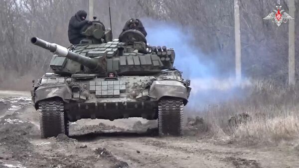 Des tankistes russes frappent des cibles ukrainiennes - Sputnik Afrique