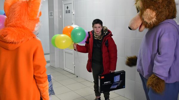 Le jeune Fedor, blessé lors d'un attentat terroriste dans la région de Briansk, est sorti de l'hôpital - Sputnik Afrique