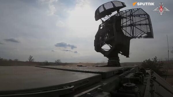 Un système antiaérien mobile Tor-M1 russe en action dans la zone de l'opération spéciale - Sputnik Afrique