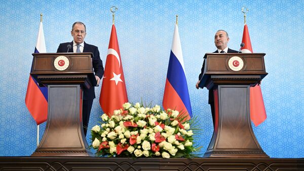 Sergueï Lavrov et Mevlut Cavusoglu, lors d'une conférence de presse à Ankara, le 7 avril 2023 - Sputnik Afrique