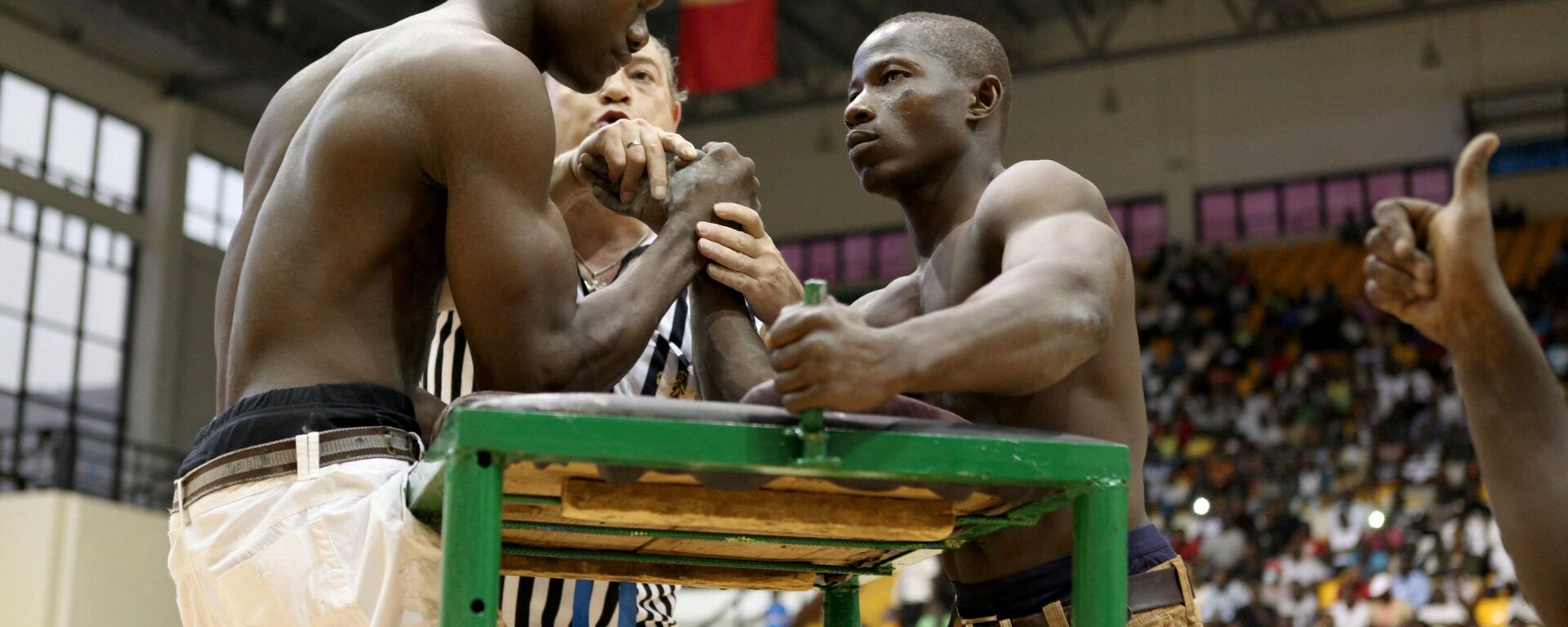 Arm wrestlers compete at the International Arm Wrestling Championship in Bamako on May 29, 2016 - Sputnik Africa, 1920, 11.04.2023