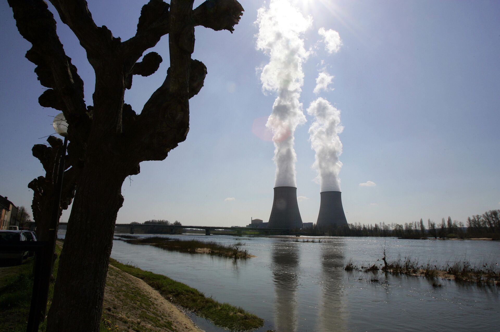 General view of the Belleville-sur-Loire's nuclear plant in France. - Sputnik Africa, 1920, 14.01.2023