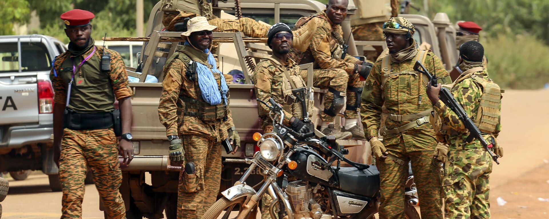 Soldiers loyal to Burkina Faso's latest coup leader Capt. Ibrahim Traore gather outside the National Assembly as Traore was appointed Burkina Faso's transitional president in Ouagadougou, Burkina Faso, Friday Oct. 14, 2022. - Sputnik Africa, 1920, 14.04.2023