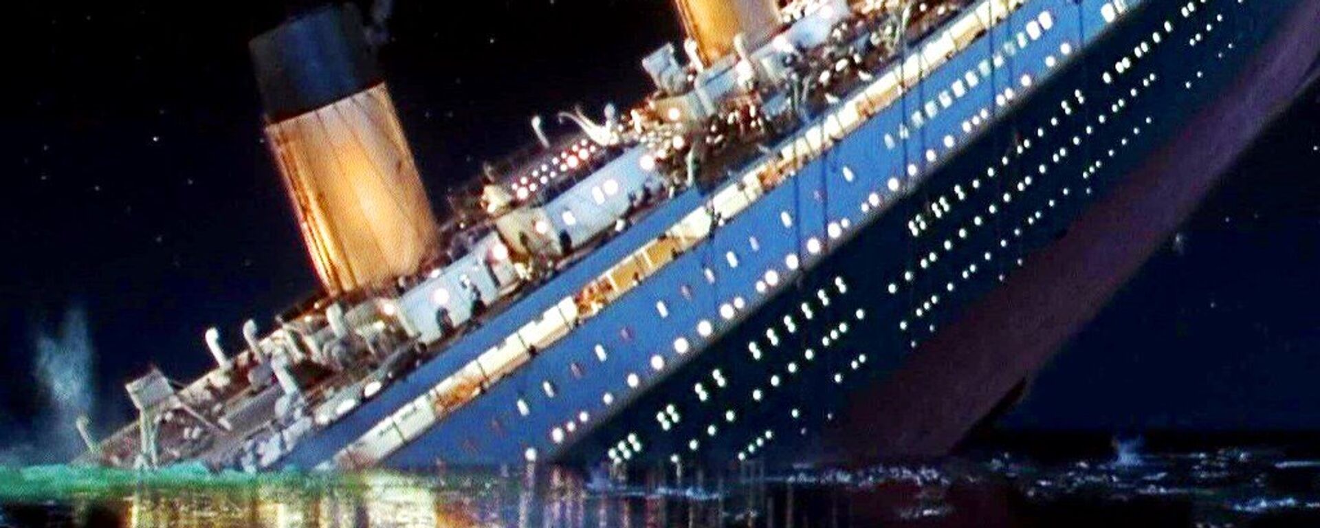 Sinking Titanic - Sputnik Africa, 1920, 15.02.2023