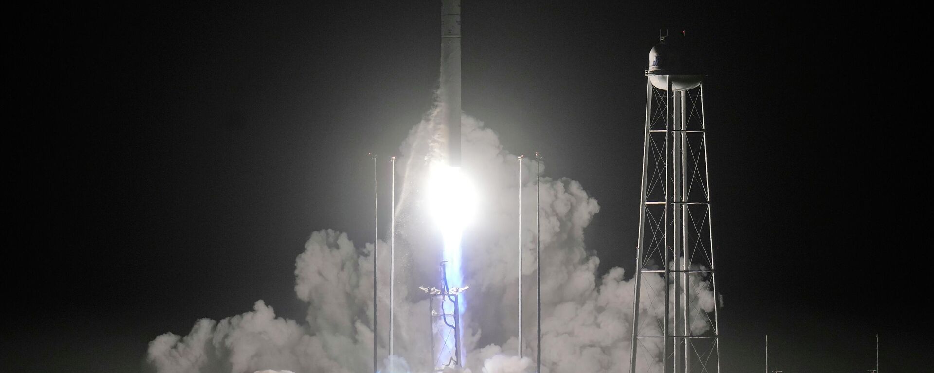 Northrup Grumman's Antares rocket lifts off the launch pad at the NASA Wallops Flight Facility Monday, Nov. 7, 2022, in Wallops Island. Va. - Sputnik Africa, 1920, 08.11.2022