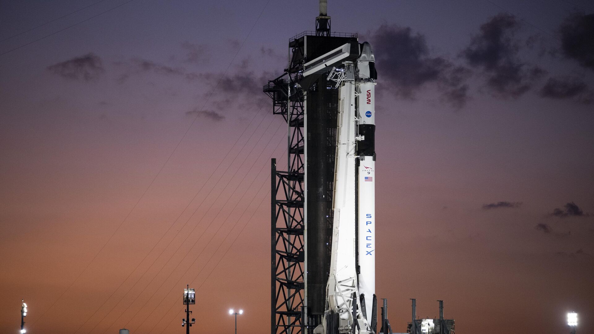 A SpaceX Falcon 9 rocket, with the crew capsule Endeavour, sits on Launch Complex 39-A, Tuesday, Feb. 28, 2023, at NASA's Kennedy Space Center in Cape Canaveral, Fla. - Sputnik Africa, 1920, 14.04.2023