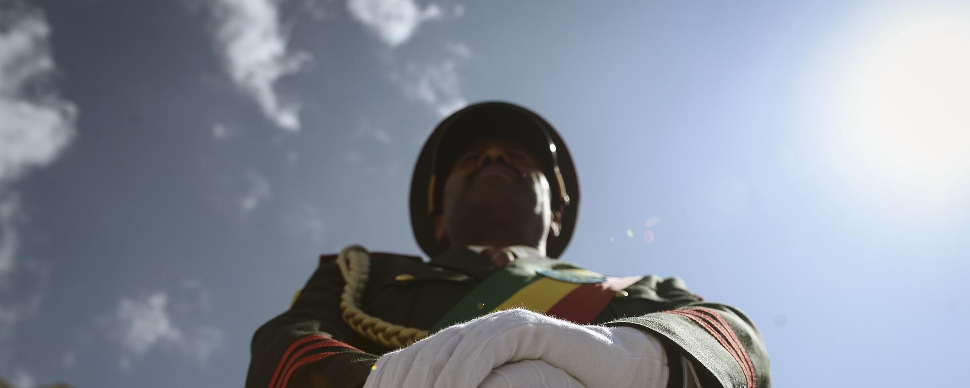 A member of a military marching band attends a ceremony to remember those soldiers who died on the first day of the Tigray conflict, outside the city administration office in Addis Ababa, Ethiopia Thursday, Nov. 3, 2022.  - Sputnik Africa, 1920, 07.04.2023