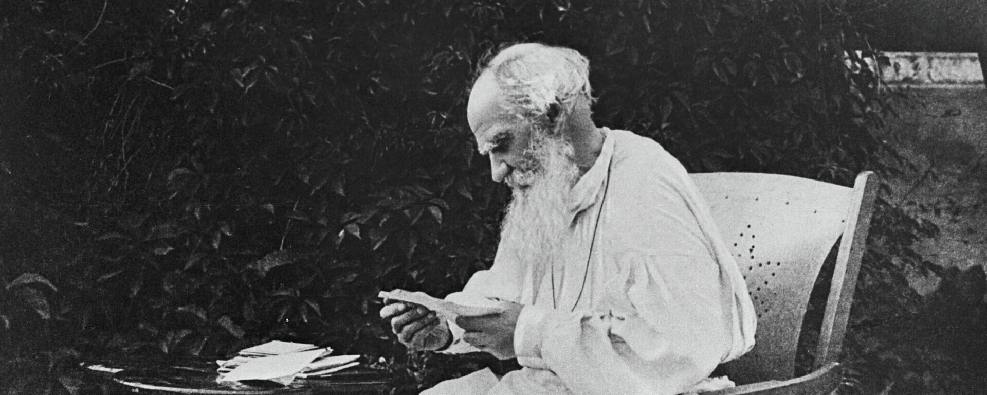 Writer Leo Tolstoy - Sputnik Africa, 1920, 09.08.2024