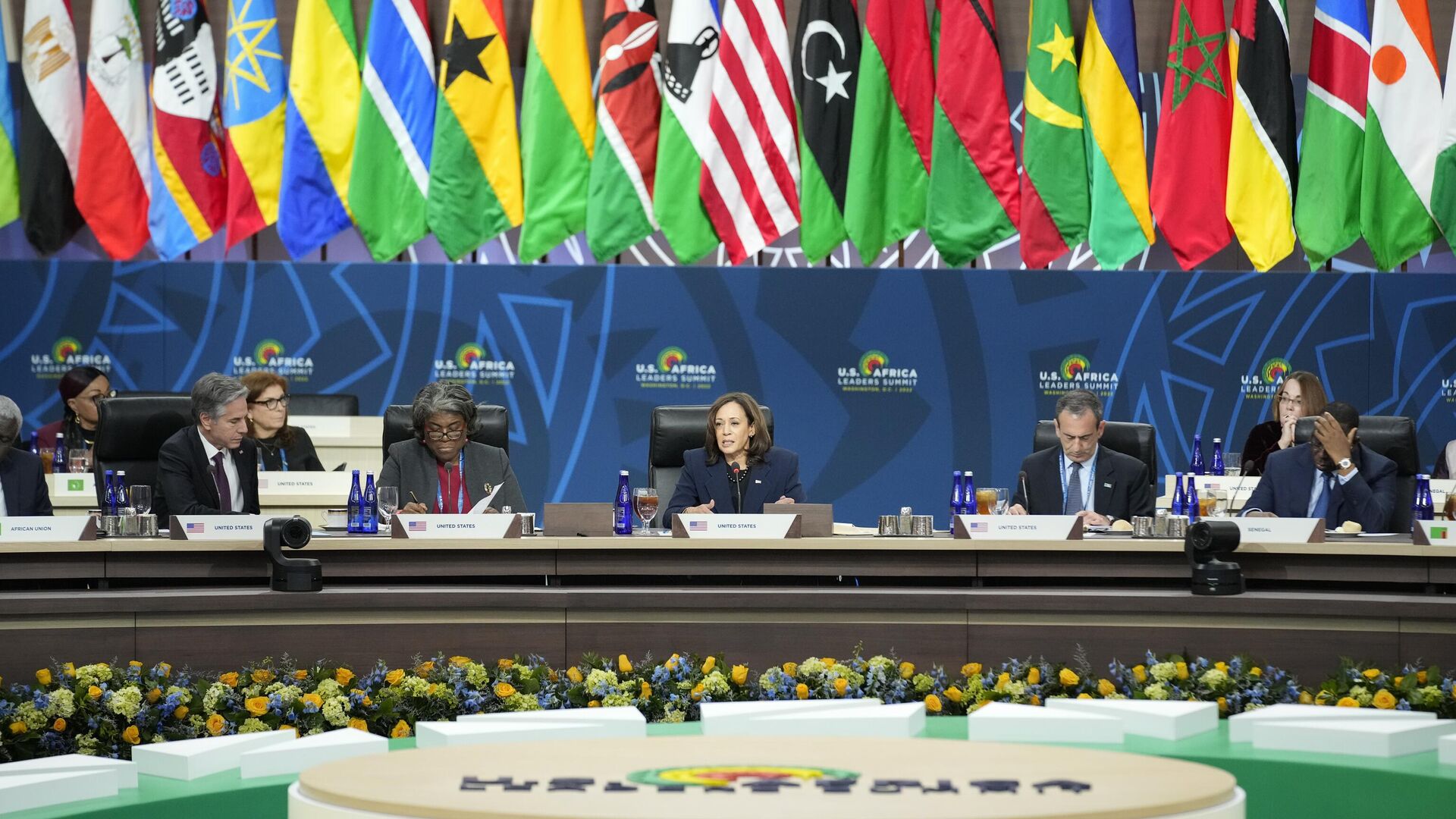 Vice President Kamala Harris speaks at a working lunch during the US Africa Leaders Summit at the Walter E. Washington Convention Center in Washington, Thursday, Dec. 15, 2022. - Sputnik Africa, 1920, 20.04.2023