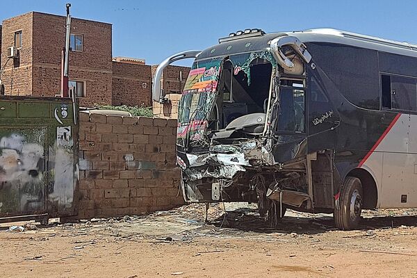 This picture shows a destroyed bus in southern Khartoum on April 19, 2023 amid fighting between Sudan&#x27;s regular army and paramilitaries following the collapse of a 24-hour truce.  - Sputnik Africa