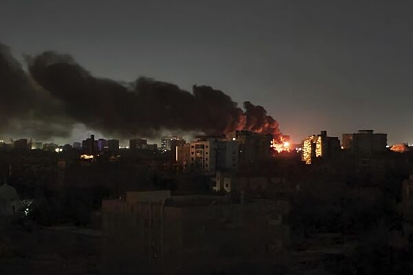 Smoke rises over the horizon as a fire burns after a strike in Khartoum, Sudan, Sunday, April 16, 2023. Washington&#x27;s top diplomat said Tuesday, April 18, 2023, that a U.S. Embassy convoy came under fire in Sudan and denounced &quot;indiscriminate military operations&quot; as the country&#x27;s armed forces and a powerful rival unleashed heavy weapons in urban areas for a fourth day.  - Sputnik Africa