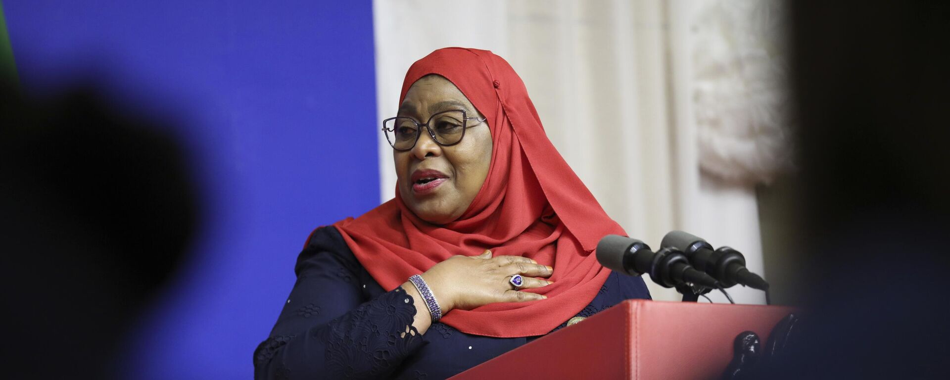 Tanzanian President Samia Suluhu Hassan gestures during a press conference with U.S. Vice President Kamala Harris (not seen) in Dar es Salaam, Tanzania, Thursday, March 30, 2023.  - Sputnik Africa, 1920, 25.04.2023