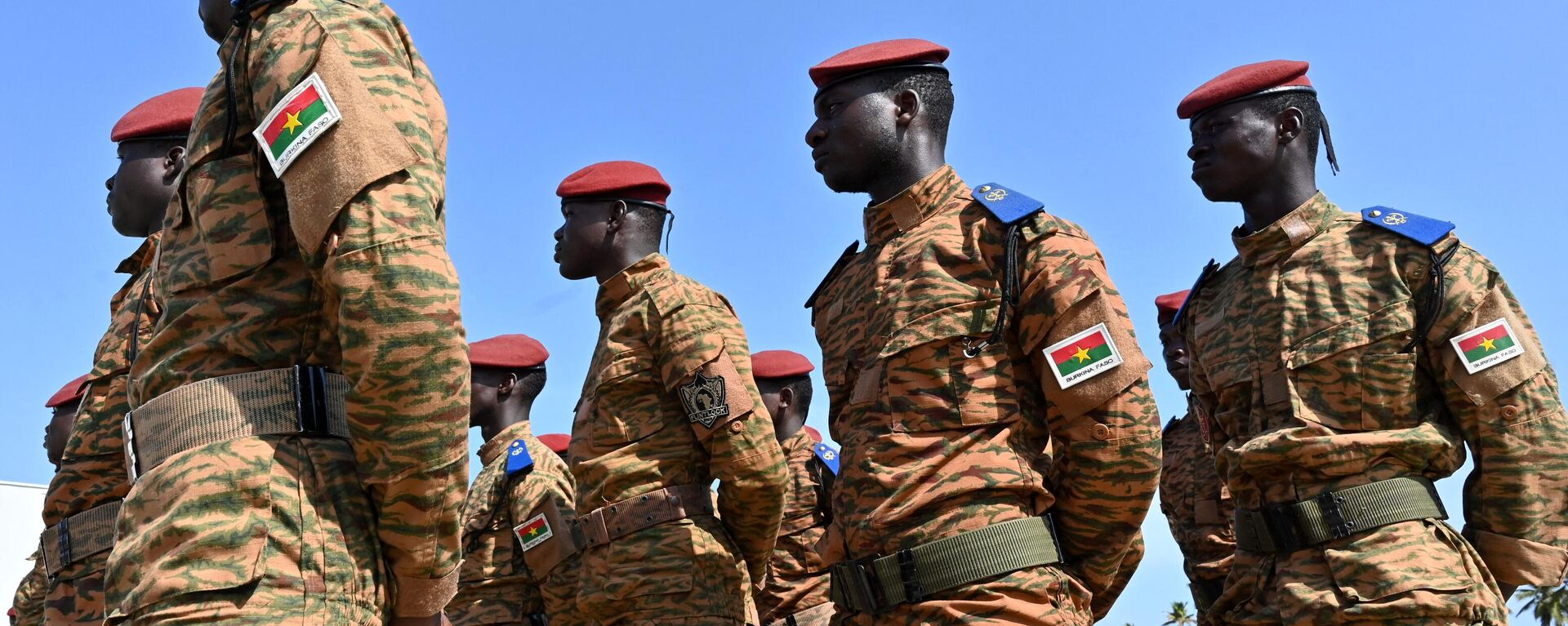Burkina Faso soldiers take part in the annual US-led Flintlock military training closing ceremony hosted by the Internationl Counter-Terrorism Academy, in Jacqueville, on March 14, 2023.  - Sputnik Africa, 1920, 28.04.2023