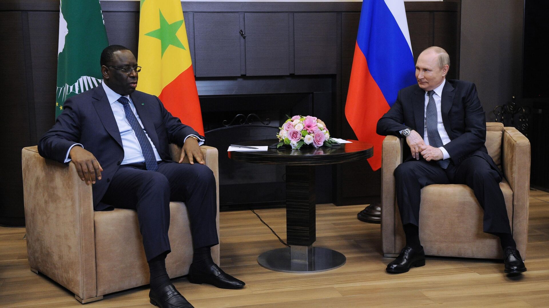 Le President sénégalais Macky Sall et Vladimir Poutine à Sochi en juin 2022 - Sputnik Afrique, 1920, 18.05.2023