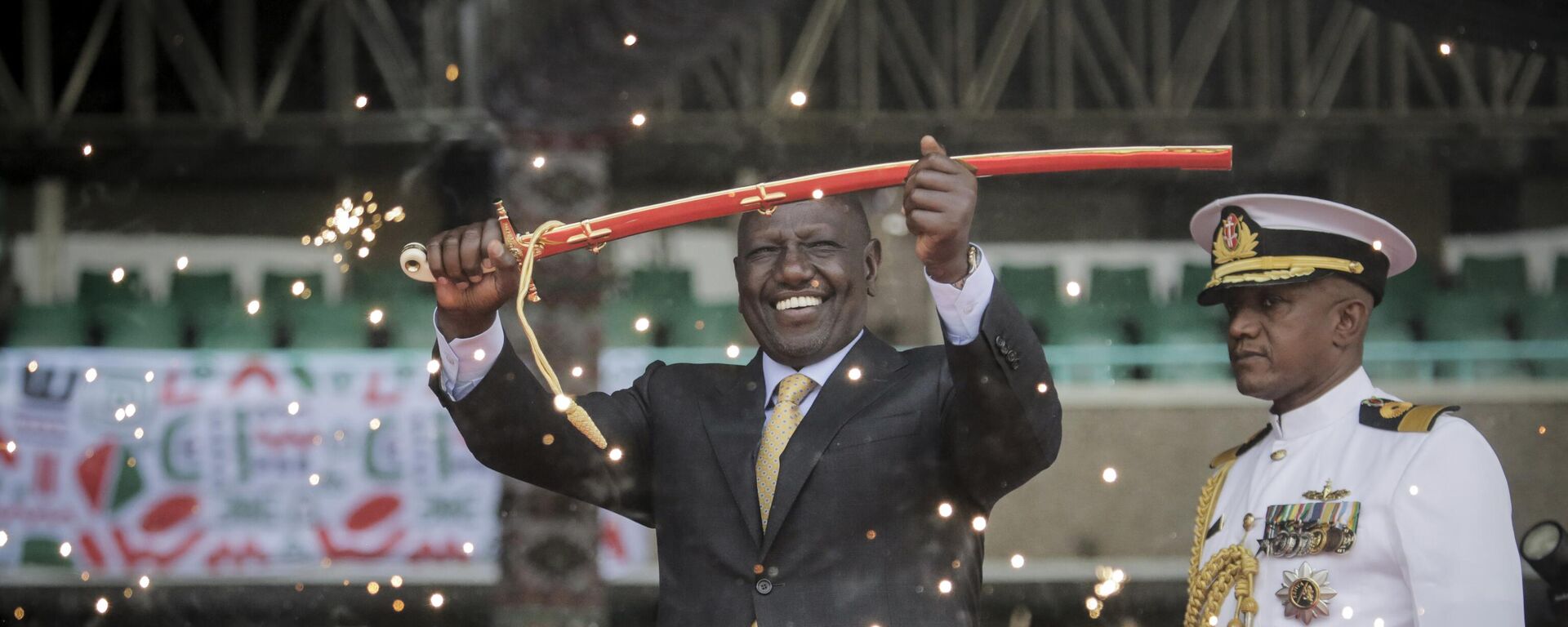 Kenya's new president William Ruto holds up a ceremonial sword as he is sworn in to office at a ceremony held at Kasarani stadium in Nairobi, Kenya Tuesday, Sept. 13, 2022.  - Sputnik Africa, 1920, 22.12.2022