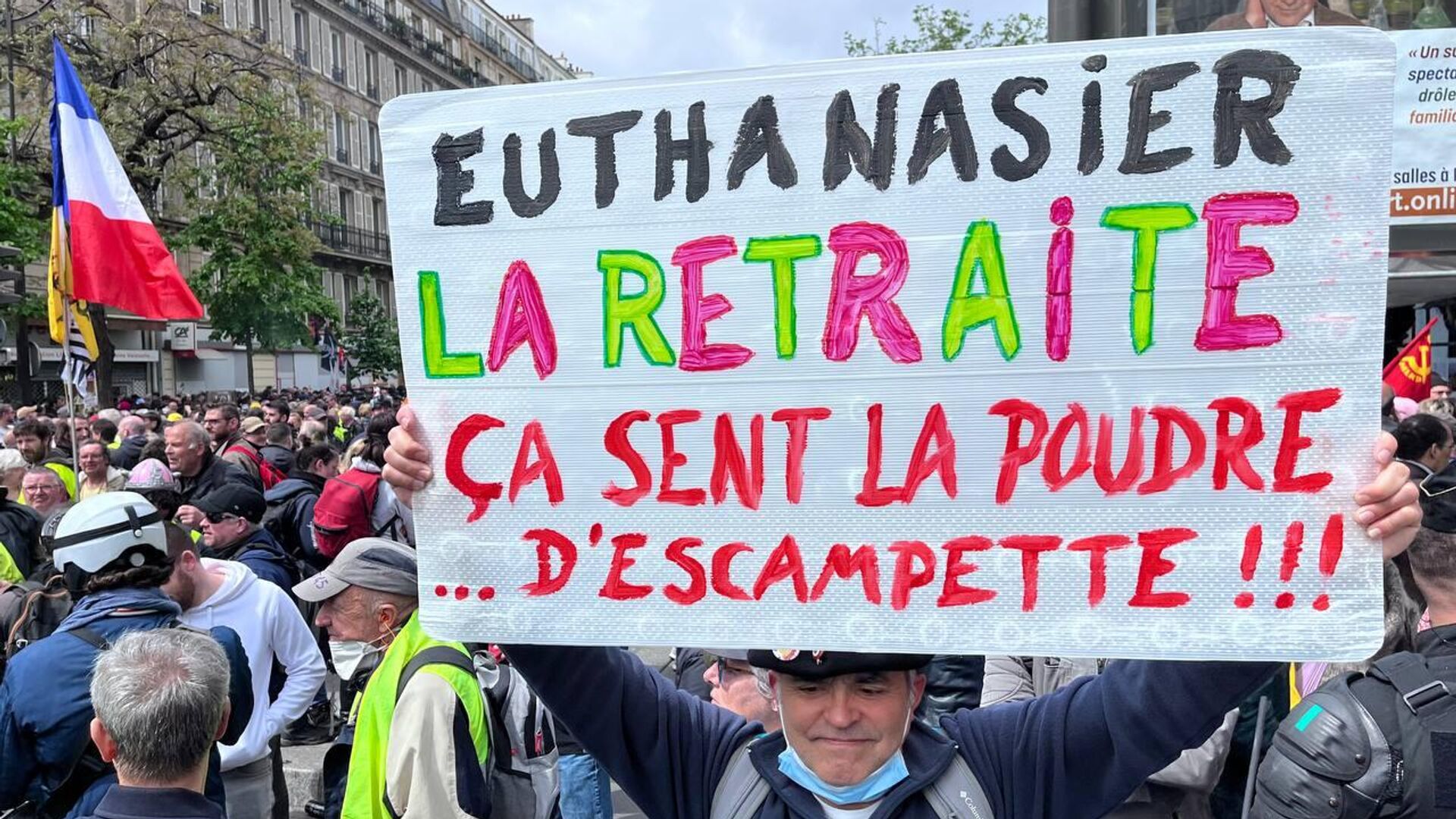 Des milliers de personnes défilent à Paris notamment contre la réforme des retraites, 1 mai 2023 - Sputnik Afrique, 1920, 01.05.2023