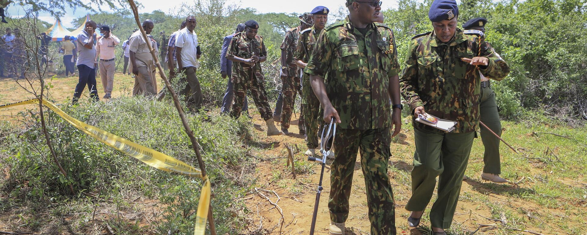 Kenya's Inspector General of Police Japhet Koome, second right, tours the scene where dozens of bodies were found in shallow graves in the village of Shakahola near the coastal city of Malindi, in southern Kenya Monday, April 24, 2023. - Sputnik Africa, 1920, 08.05.2023