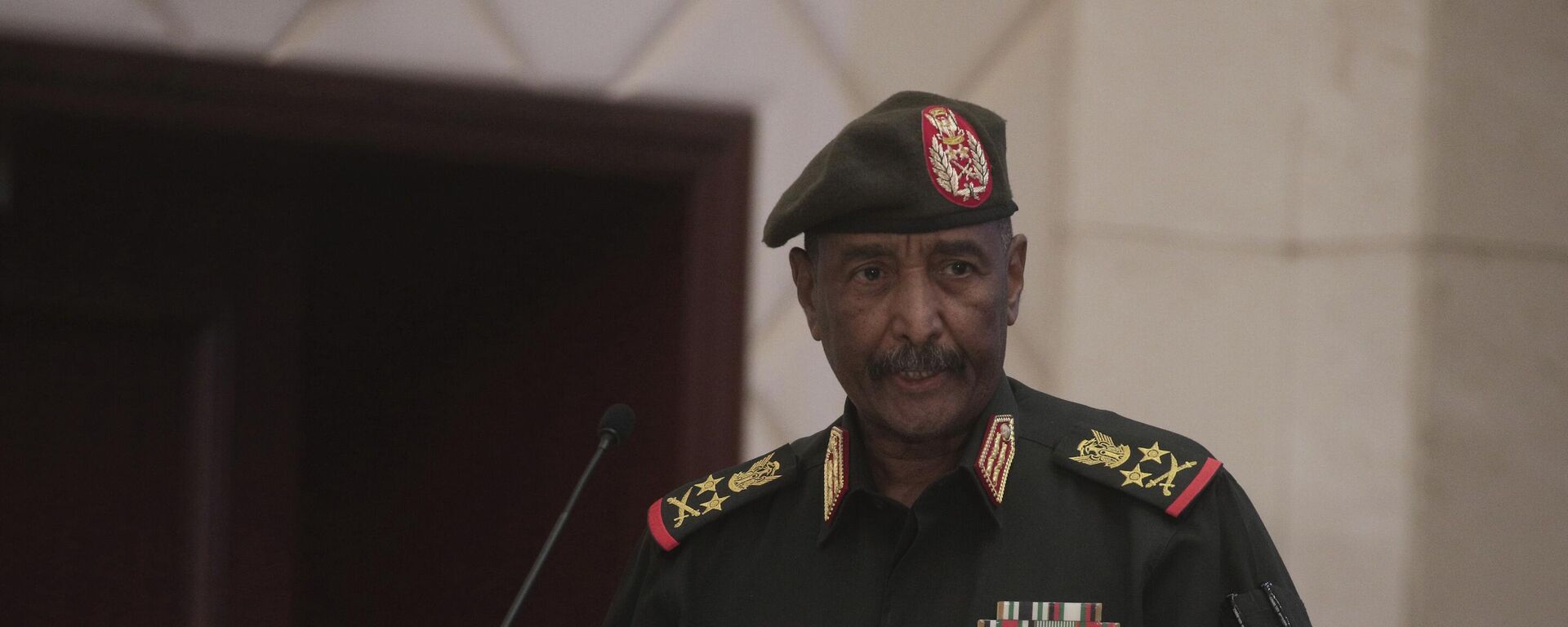 Sudan's Army chief Gen. Abdel-Fattah Burhan speaks following the signature of an initial deal aimed at ending a deep crisis caused by last year's military coup, in Khartoum, Sudan, Monday, Dec. 5, 2022 - Sputnik Africa, 1920, 30.09.2024