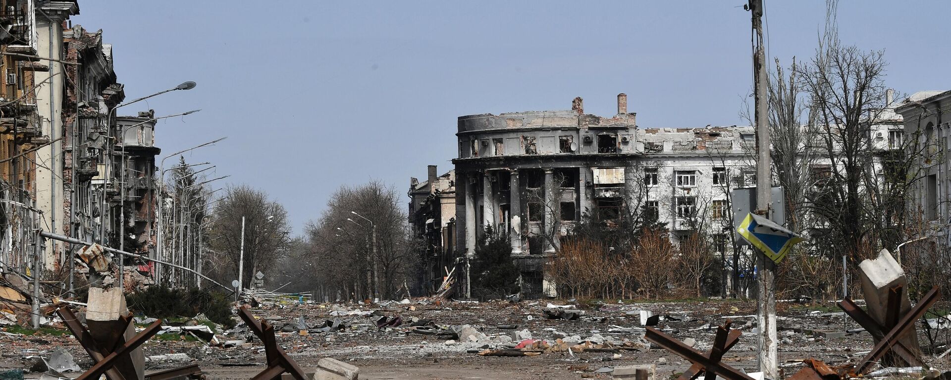 Destroyed buildings on Liberty Square, center of Artemovsk. - Sputnik Africa, 1920, 24.05.2023