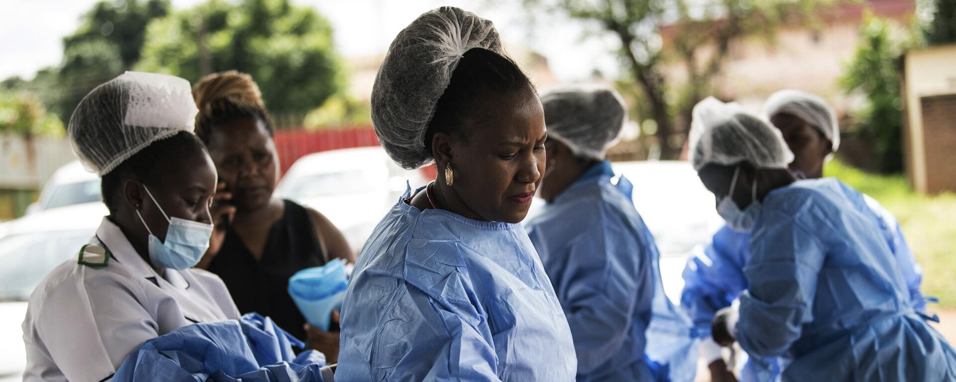 Health workers prepare to see patients suffering with cholera at Bwaila Hospital in Lilongwe central Malawi Wednesday, Jan. 11, 2023.  - Sputnik Africa, 1920, 29.05.2023