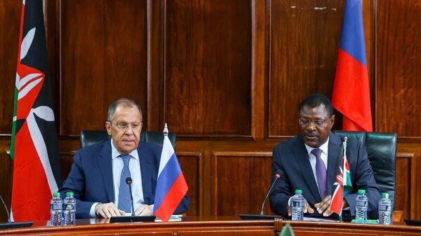  Lavrov greets his Kenyan hosts - Sputnik Africa