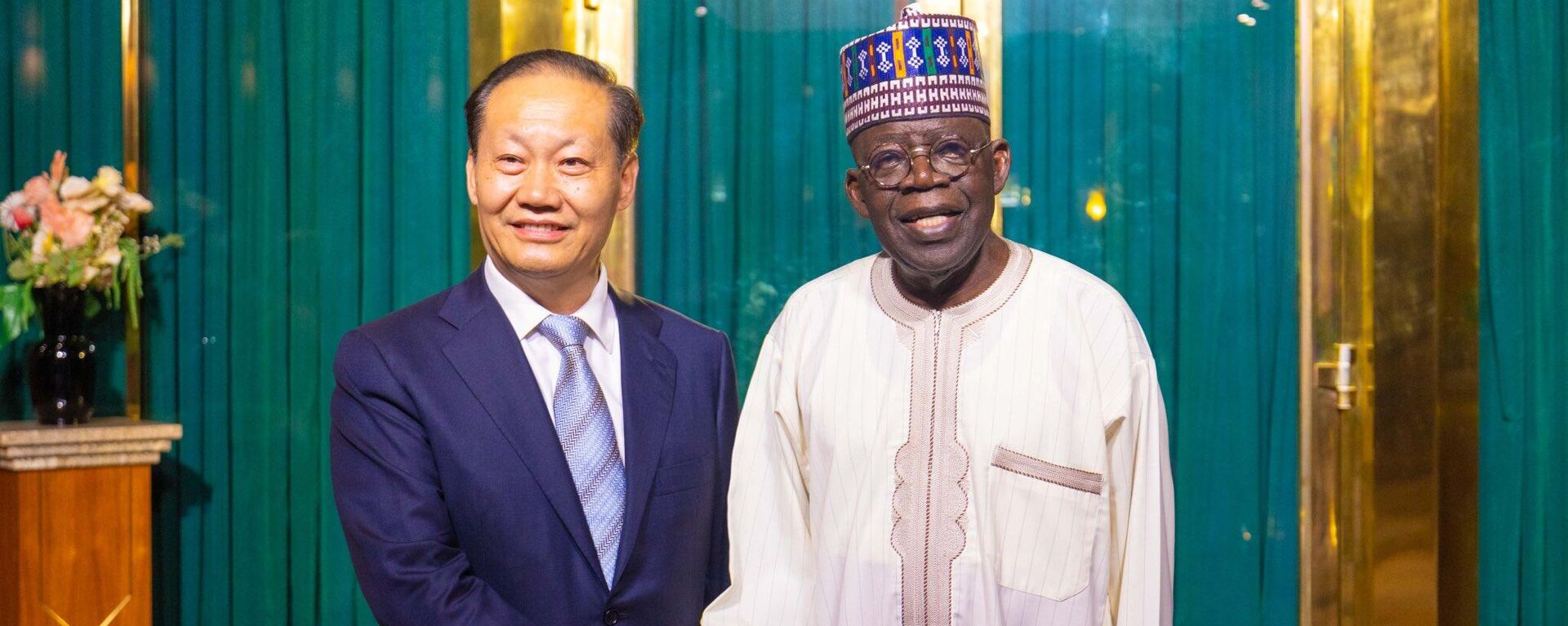 Nigerian President Bola Tinubu held a meeting with the Special Envoy of Chinese President XI Jinping and Vice Chairman of Chinese National People's Congress Peng Qinghua at the State House on May 31. - Sputnik Africa, 1920, 01.06.2023
