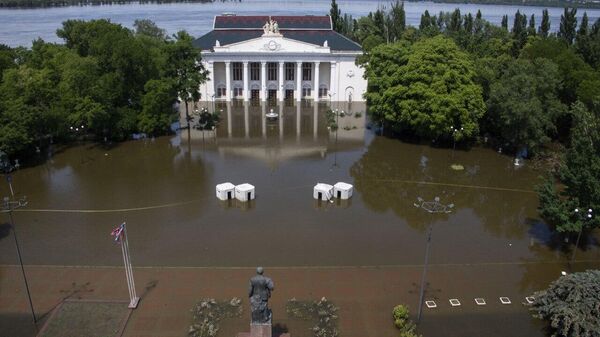 The central square of Novaya Kakhovka flooded after the damaging of the Kakhovka HPP.  - Sputnik Africa