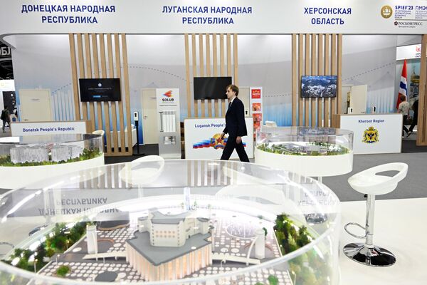 Stands devoted to the Donetsk People&#x27;s Republic (DPR), the Lugansk People&#x27;s Republic (LPR) and the Kherson Region at the 26th St. Petersburg International Economic Forum (SPIEF-2023) - Sputnik Africa
