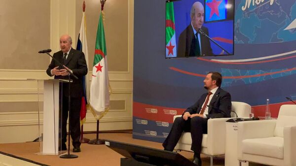 Le chef d'Etat algérien Abdelmadjid Tebboune lors du forum d'affaires russo-algérien se tient à Moscou ce 14 juin - Sputnik Afrique