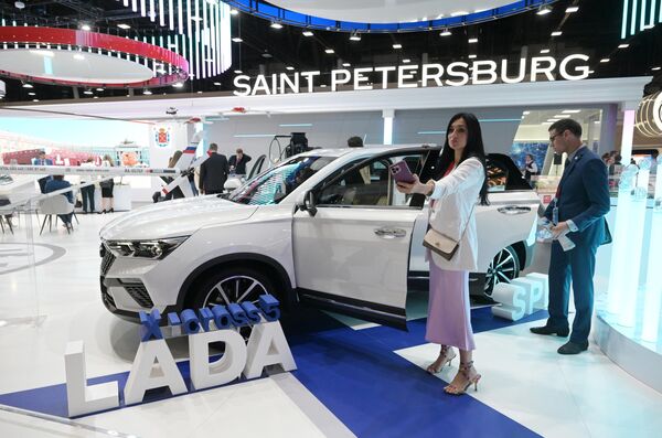 SPIEF-2023: A Lada X-Cross automobile at the St. Petersburg stand. - Sputnik Africa