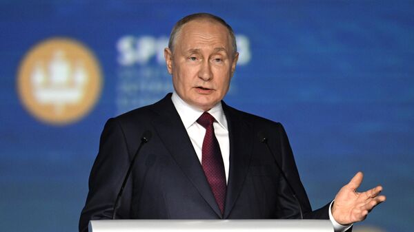 June 16, 2023. Russian President Vladimir Putin at the plenary meeting of the St. Petersburg International Economic Forum. - Sputnik Afrique