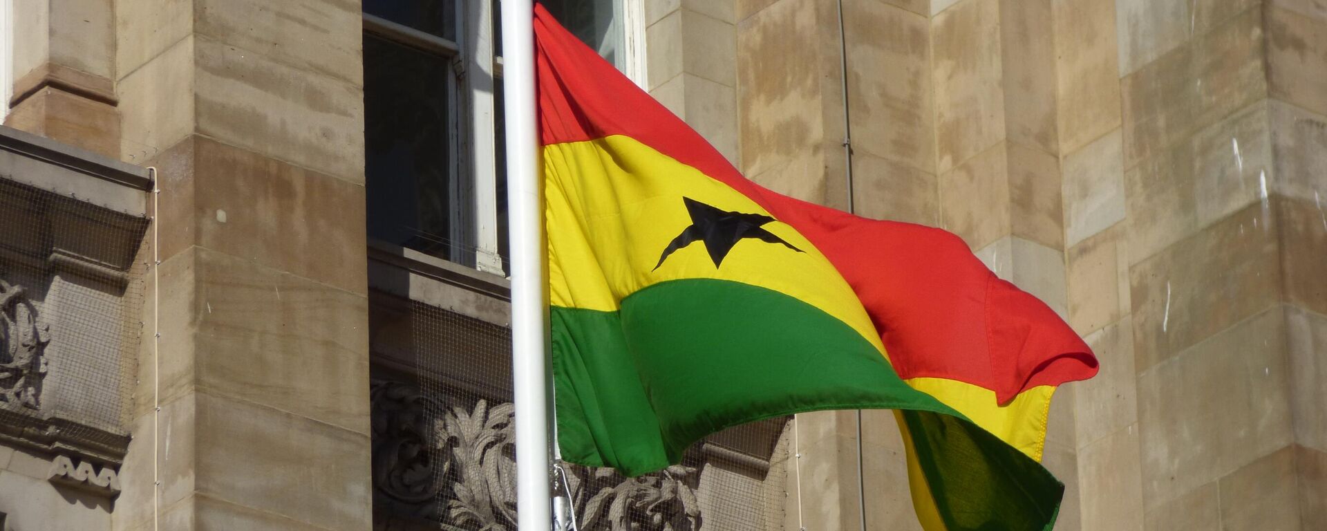 Ghana flag - Birmingham Council House, Victoria Square - Sputnik Africa, 1920, 11.04.2024