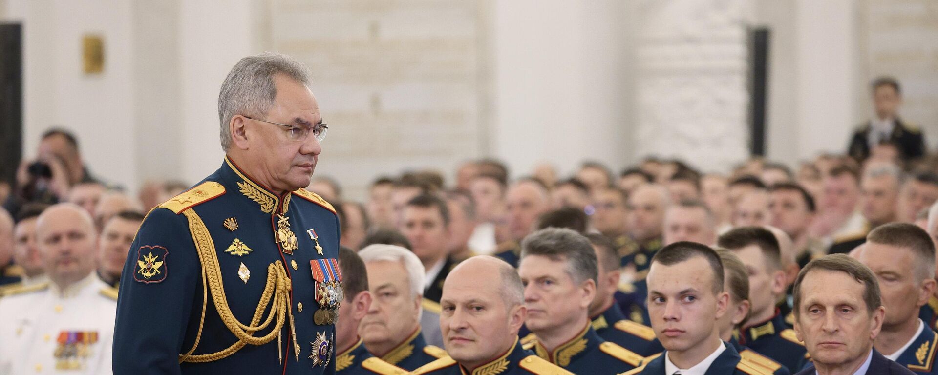 Russian Defense Minister Sergey Shoigu at a meeting of graduates of military higher educational institutions with Russian President Vladimir Putin, June 21, 2023.  - Sputnik Africa, 1920, 19.09.2023