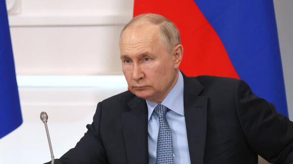 Russian President Vladimir Putin holds a government meeting - Sputnik Africa