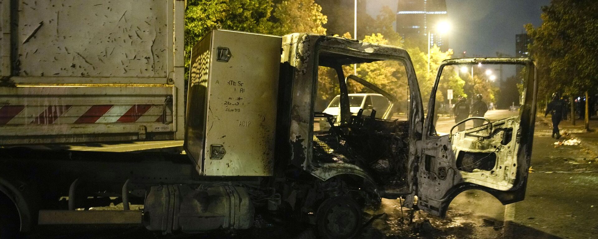 Charred cars are pictured in Nanterre, outside Paris, France, Saturday, July 1, 2023.  - Sputnik Africa, 1920, 02.07.2023