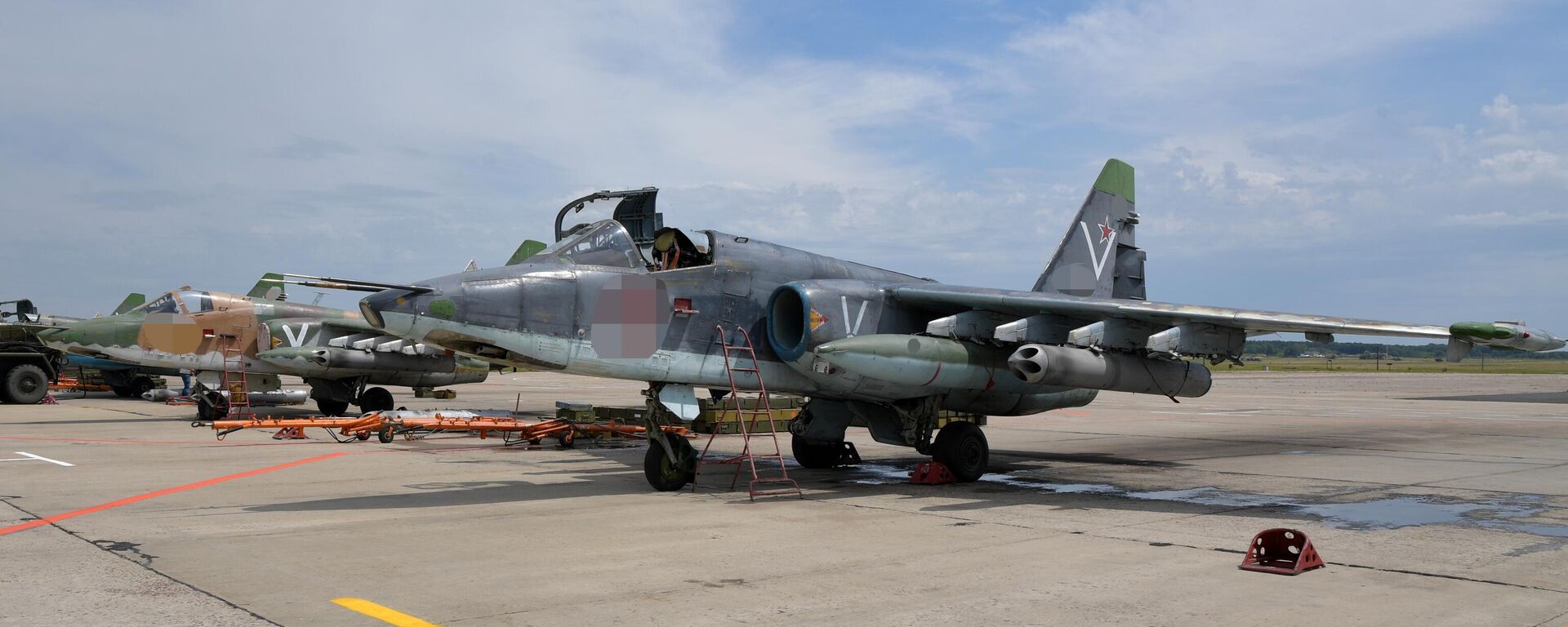 Russian Sukhoi Su-25 fighter jets are seen at an airfield in the course of Russia's military operation in Ukraine, at the unknown location on July 10, 2022. - Sputnik Africa, 1920, 02.07.2023