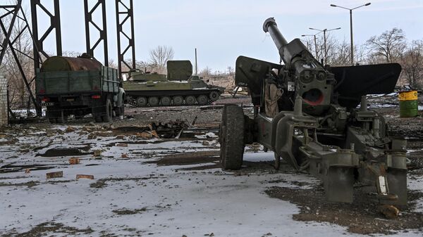 Une pièce d'artillerie ukrainienne abandonnée à Berdyansk, en Ukraine. - Sputnik Afrique