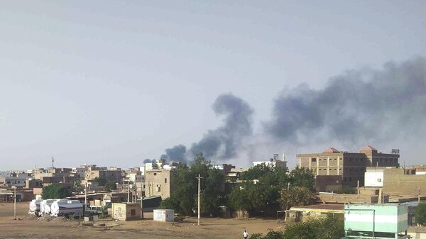 Smoke rises over Khartoum, Sudan - Sputnik Africa